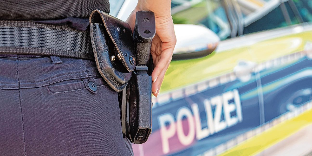 Die Polizei veranlasste eine Blutentnahme bei den 28-Jährigen. Bild: Adobe Stock