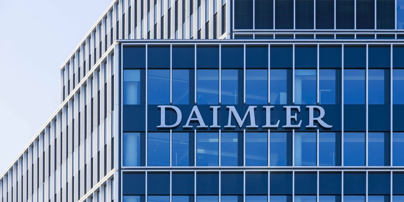 Der Stuttgarter Autobauer Daimler wird sich zum Ende des Jahres in zwei eigenständige Unternehmen aufspalten.
 Foto: imago/imagebroker