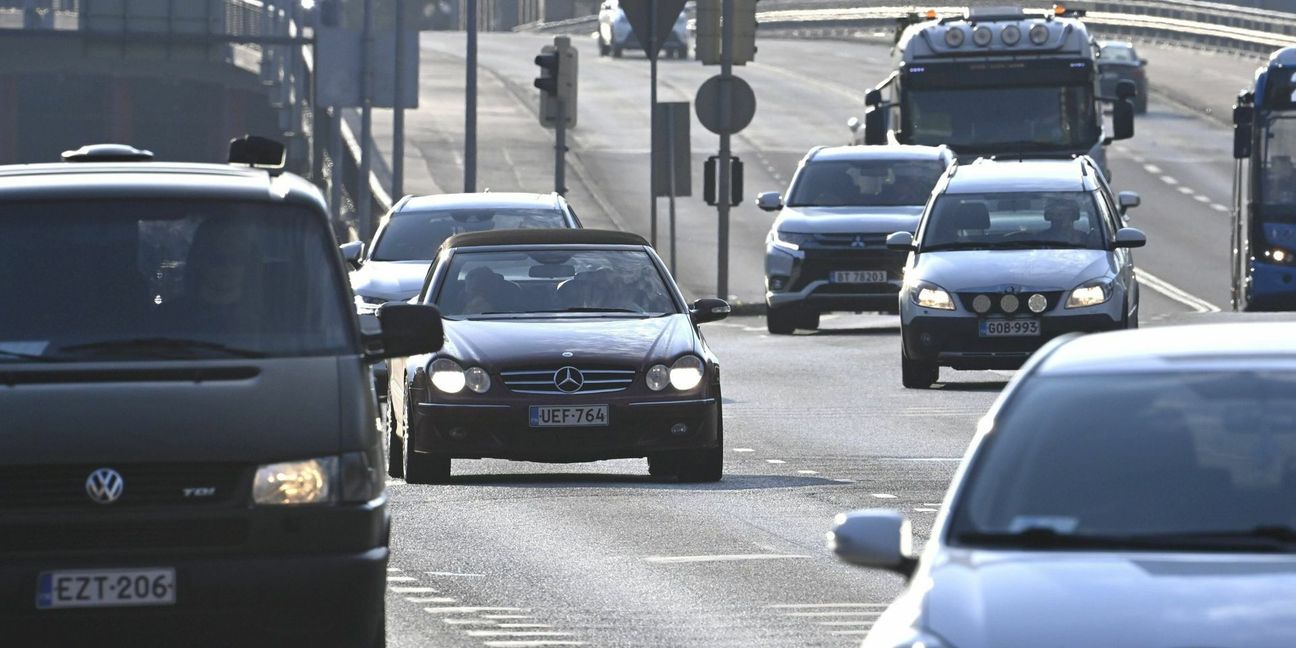 Auch der Individualverkehr mit dem Auto muss umweltfreundlicher werden – die Parteien wollen das auf ganz unterschiedlichen Wegen erreichen.
 Foto: dpa/Heikki Saukkomaa