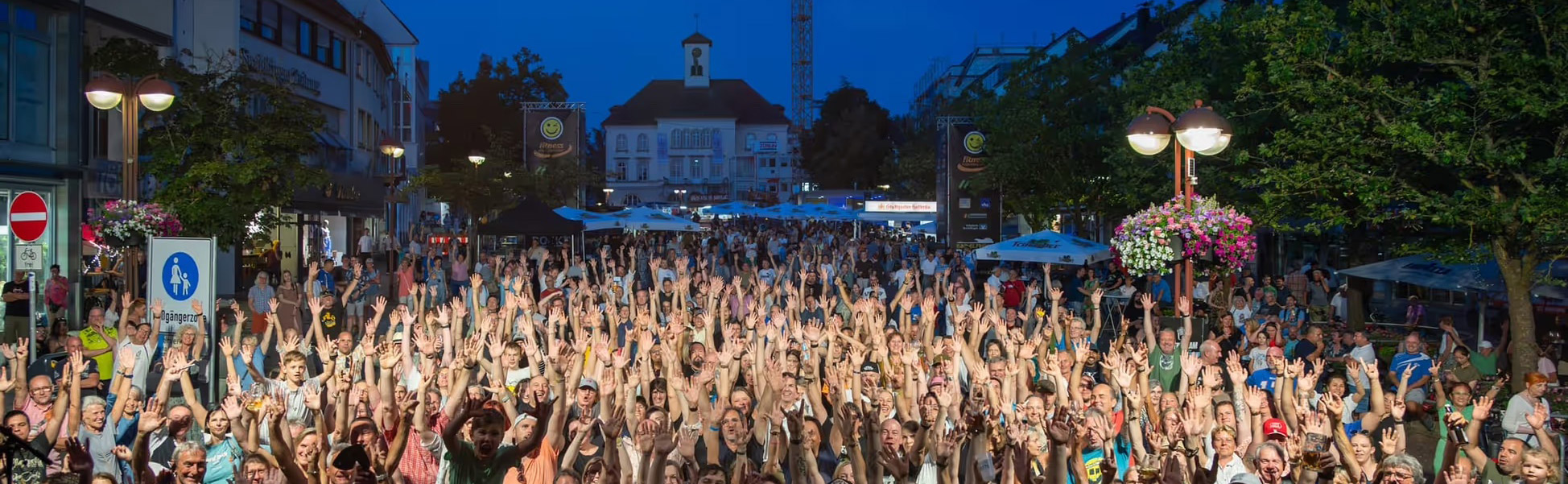 Besucher feiern bei Sindelfingen rockt